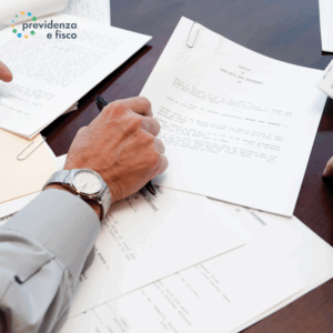 Scopri di più sull'articolo Successione legittima e testamentaria: cosa cambia, chi eredita e come tutelarsi